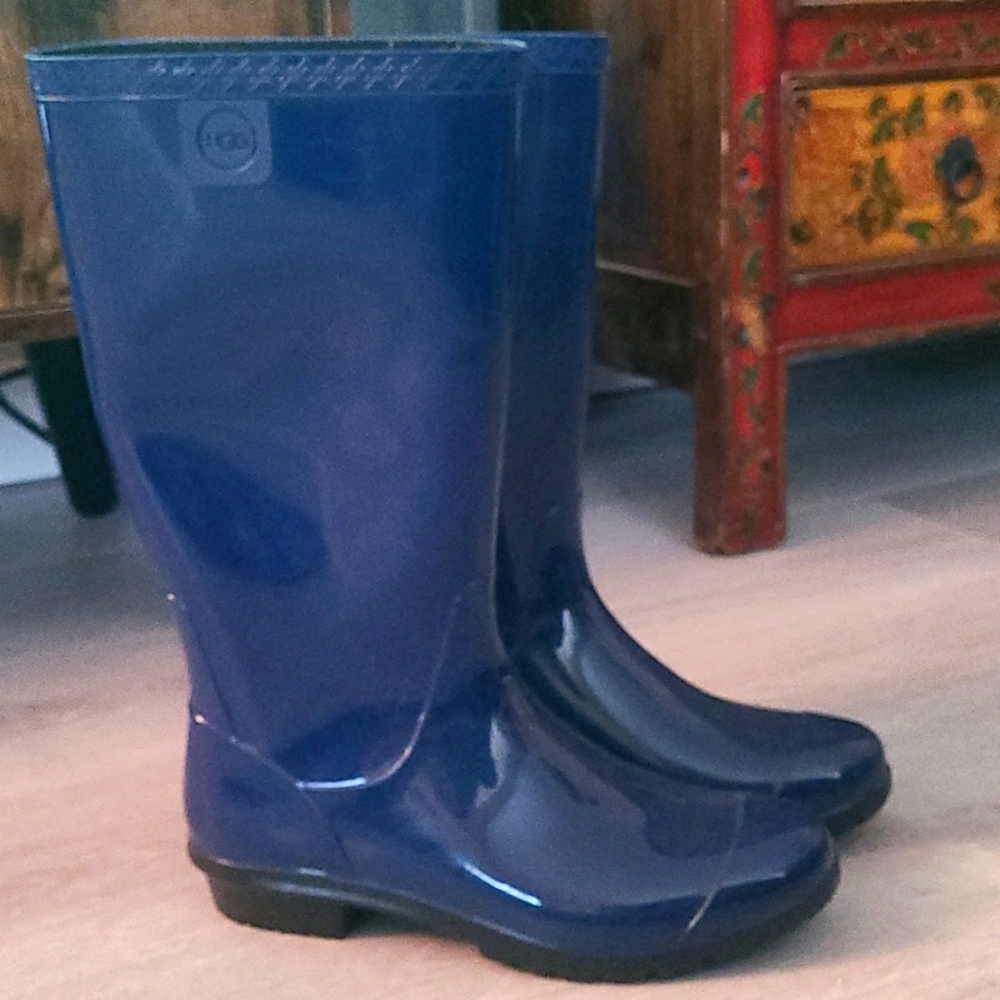 Ugg rain boots